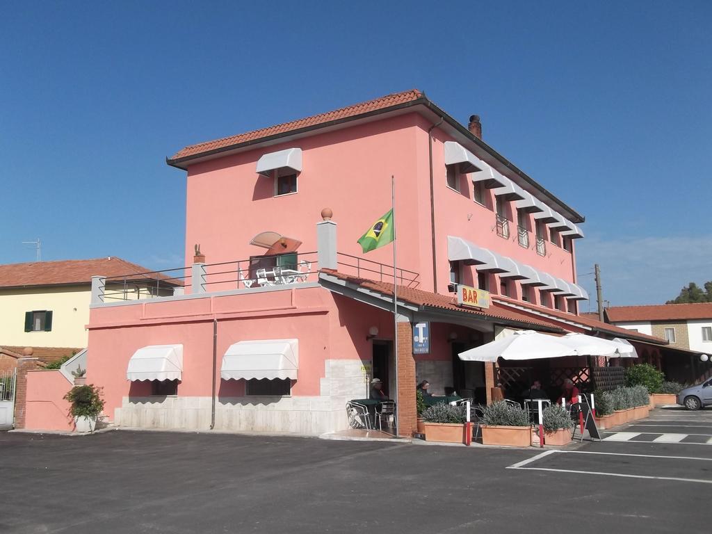 Hotel Da Renato Albinia Exterior photo