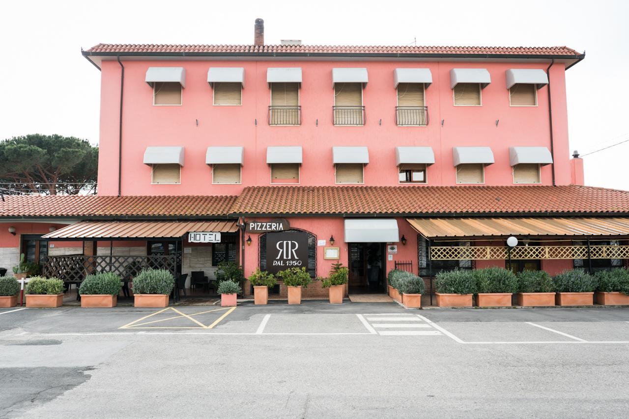 Hotel Da Renato Albinia Exterior photo